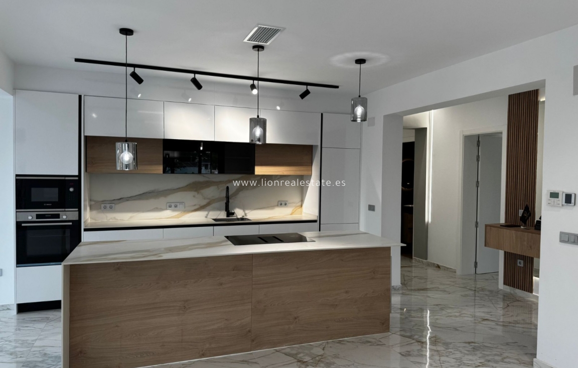 Reventa - Villa - Torrevieja - Los Balcones