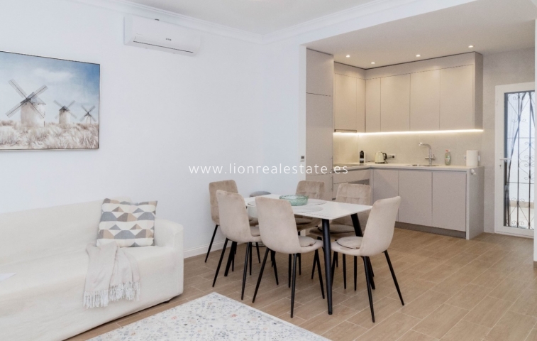 Town House - Odsprzedaż - Orihuela Costa - La Zenia