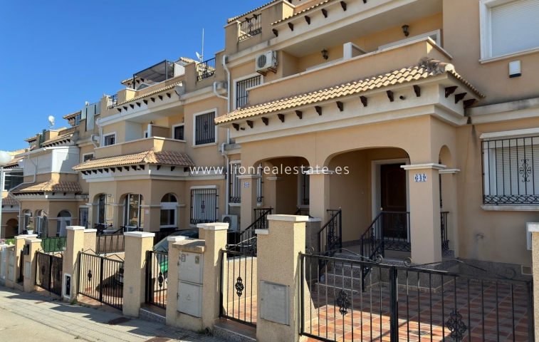 Town House - Odsprzedaż - Orihuela Costa - Villamartín