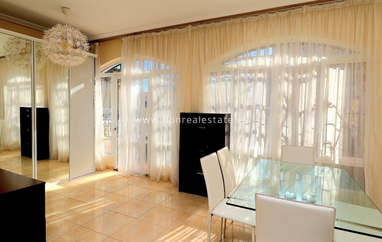 Town House - Wynajem długoterminowy - Torrevieja - LR-1202