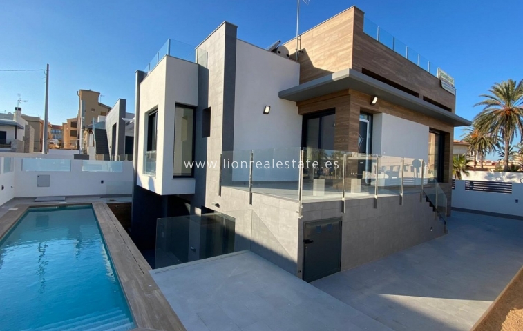 Villa - Nowy budynek - Torrevieja - La Mata