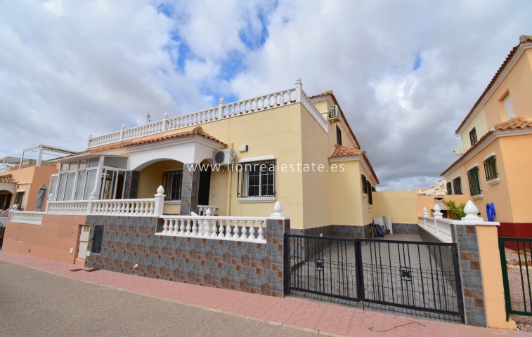 Villa - Перепродажа - Orihuela Costa - Playa Flamenca