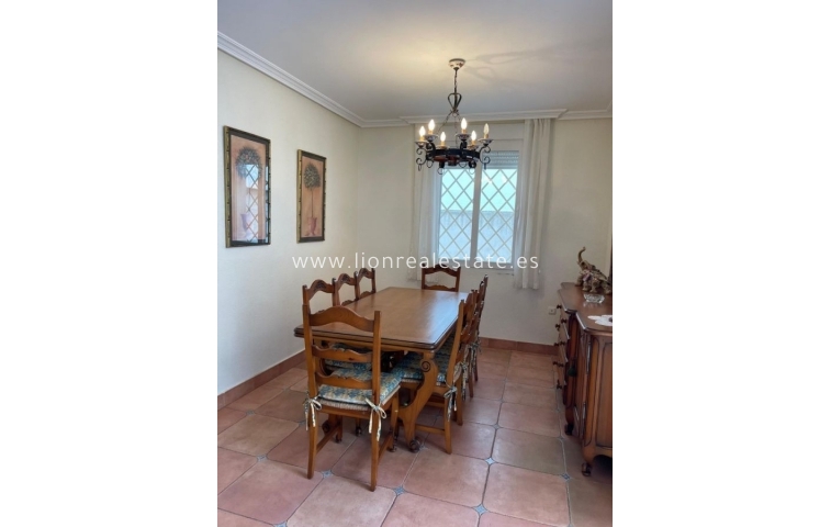 Villa - Перепродажа - Torrevieja - Paseo maritimo