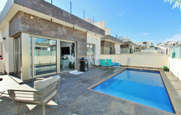 Villa - Resale - Villamartín - Villamartín