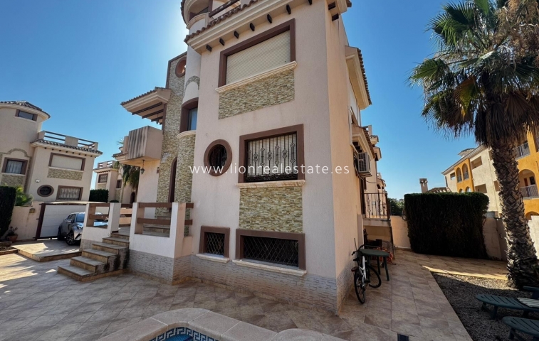 Villa - Reventa - Orihuela Costa - PAU 8