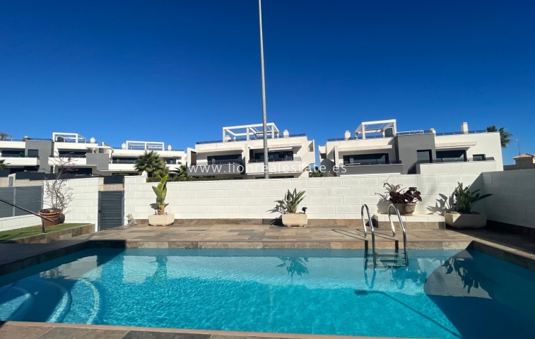 Villa - Wynajem długoterminowy - Orihuela Costa - Villamartín