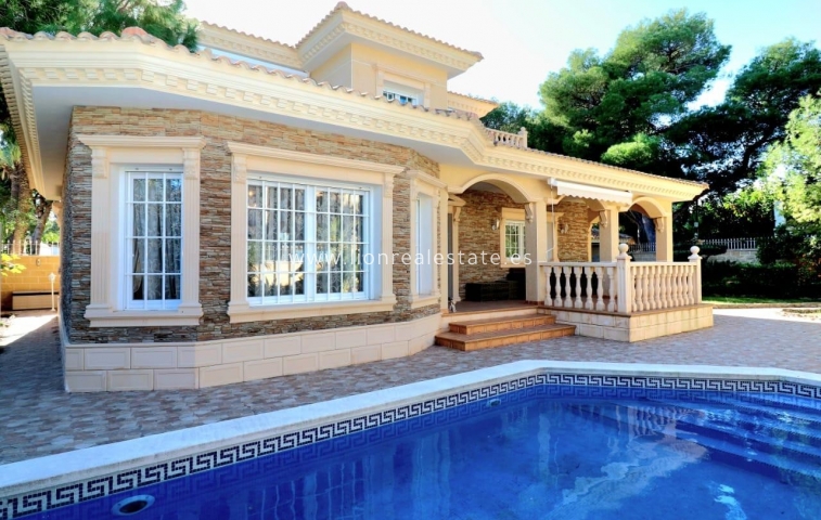 Villa - Wynajem długoterminowy - Punta Prima - Punta Prima