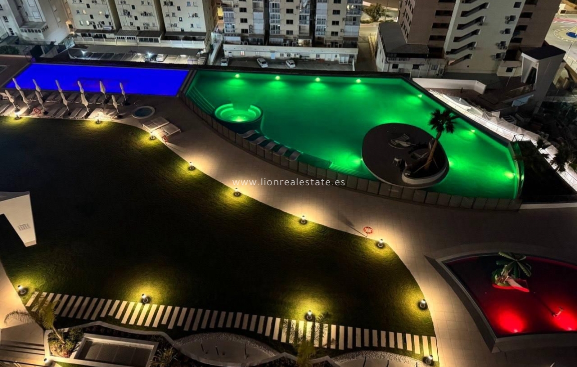 Wynajem długoterminowy - Mieszkanie w bloku - Benidorm - Playa Poniente