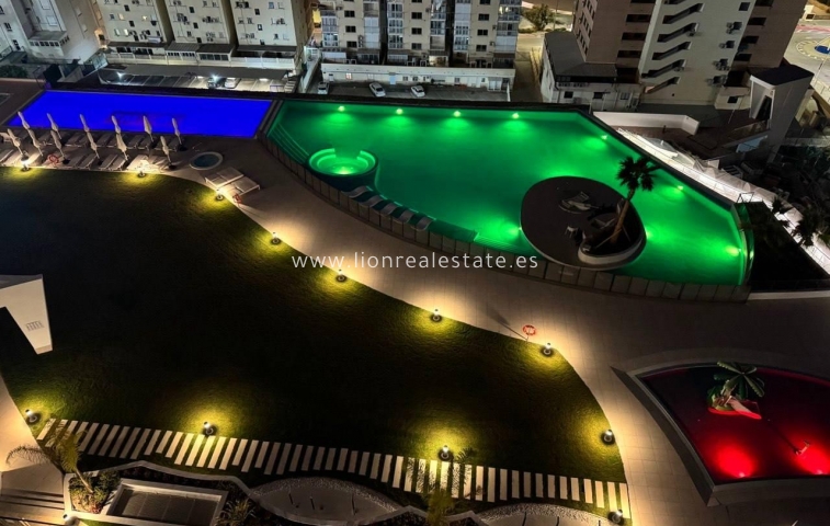 Wynajem długoterminowy - Mieszkanie w bloku - Benidorm - Playa Poniente