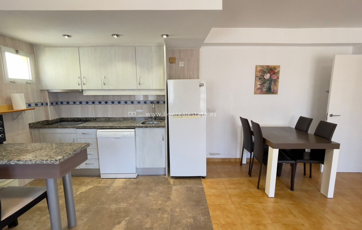 Wynajem długoterminowy - Mieszkanie w bloku - Torrevieja - La Veleta