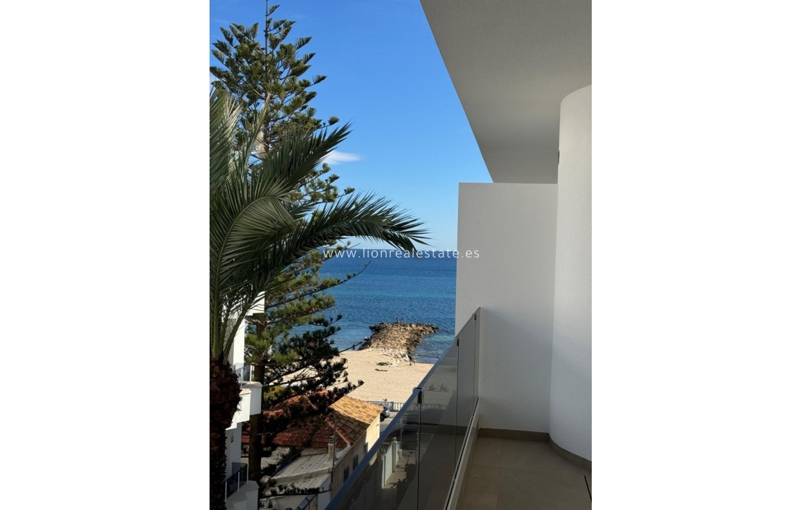 Wynajem długoterminowy - Mieszkanie w bloku - Torrevieja - Los Locos