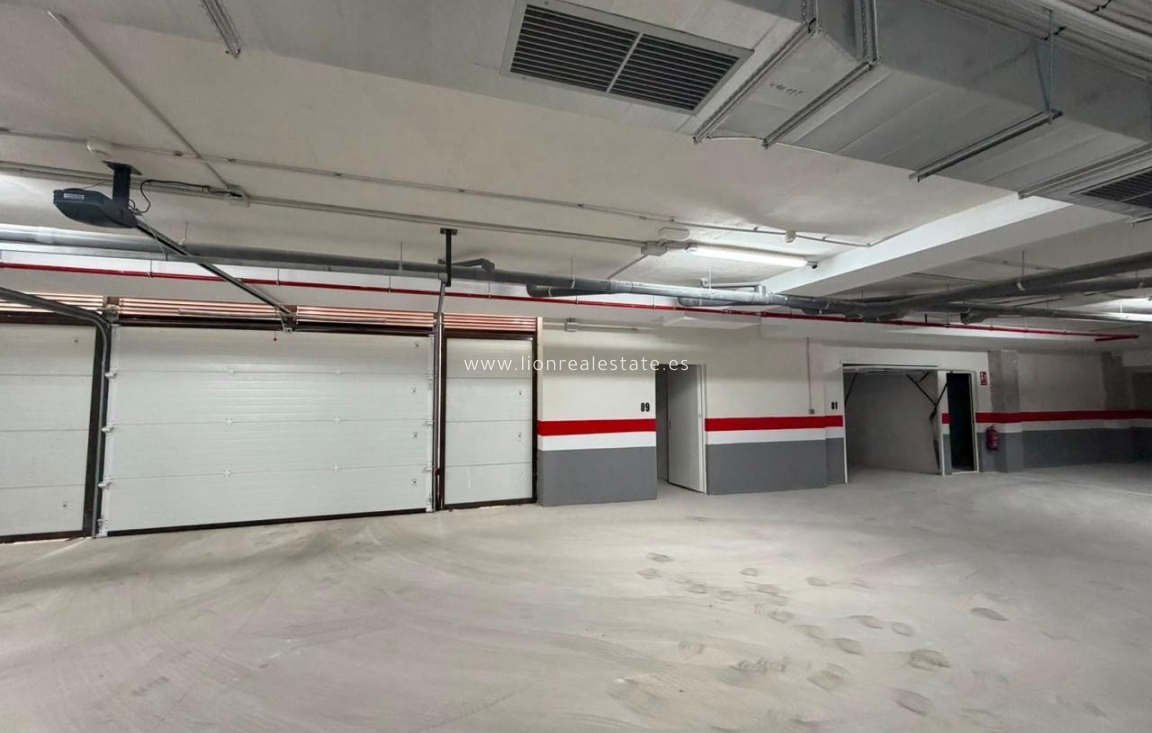 Wynajem długoterminowy - Mieszkanie w bloku - Torrevieja - Punta Prima