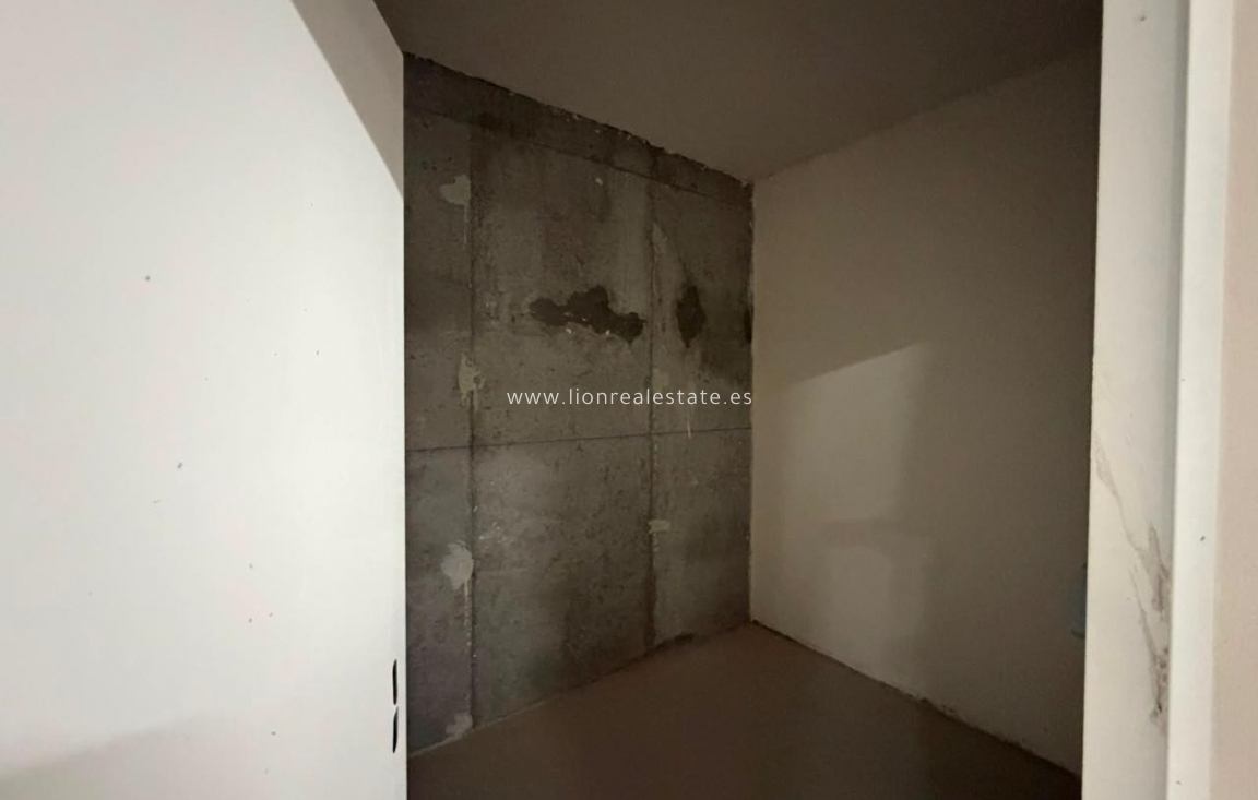 Wynajem długoterminowy - Mieszkanie w bloku - Torrevieja - Punta Prima