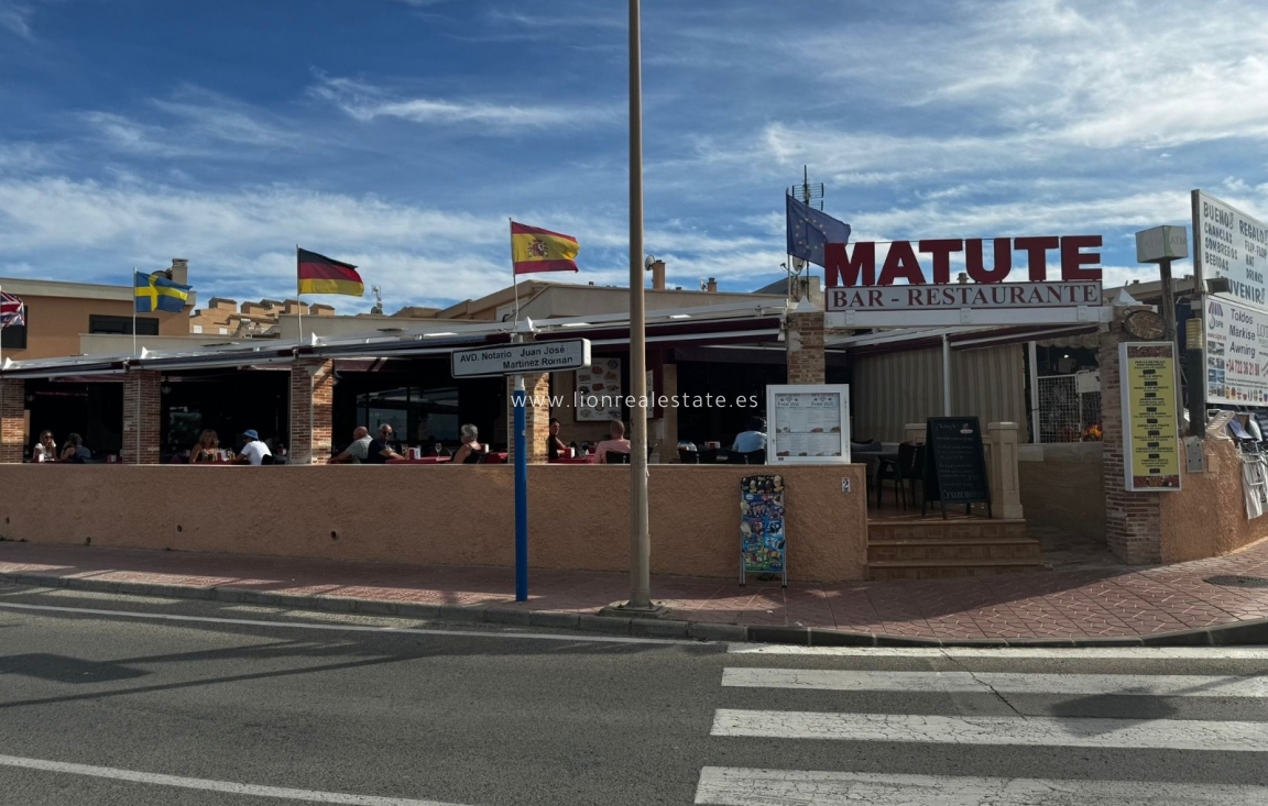 Wynajem długoterminowy - Mieszkanie w bloku - Torrevieja - Torreblanca