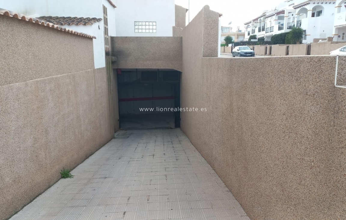 Wynajem długoterminowy - Parking - Torrevieja - Los Altos