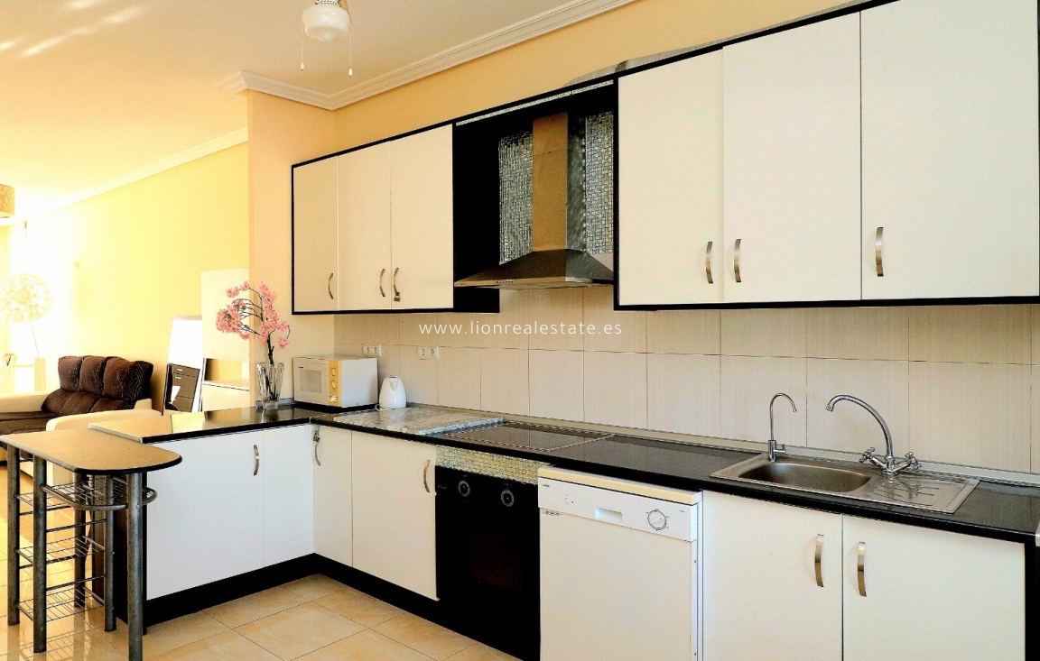 Wynajem długoterminowy - Town House - Torrevieja - Punta Prima