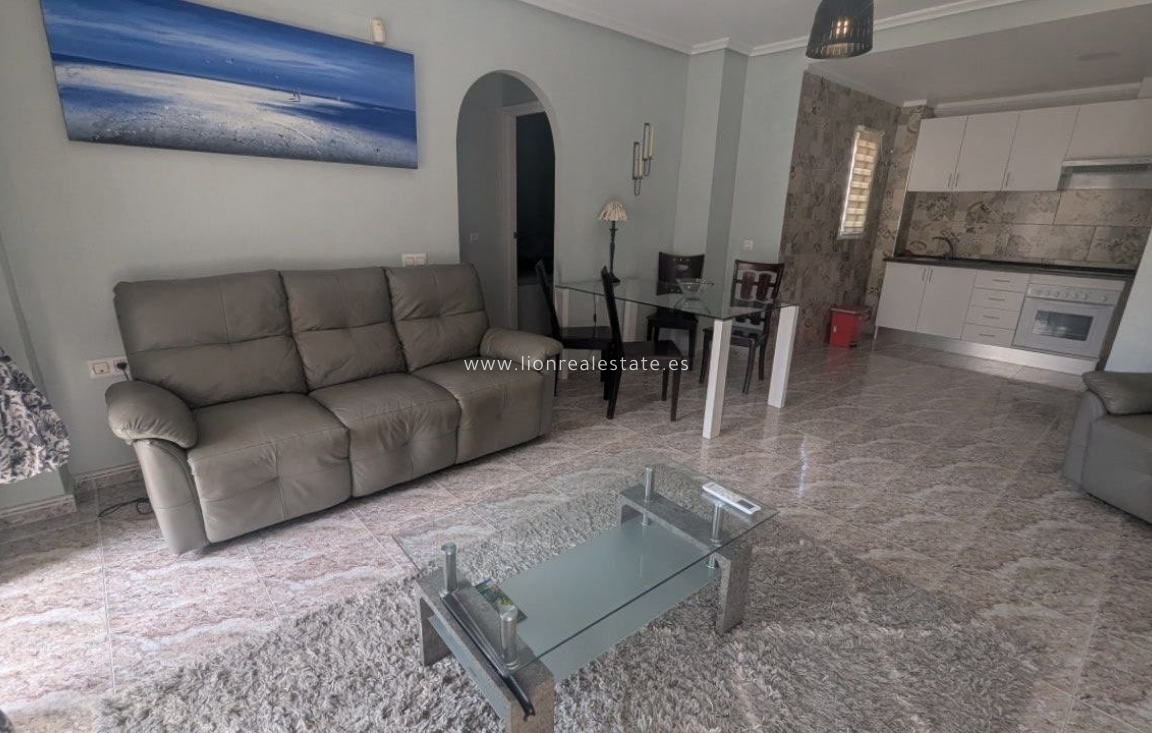 Wynajem krótkoterminowy - Mieszkanie w bloku - Orihuela Costa - La Zenia