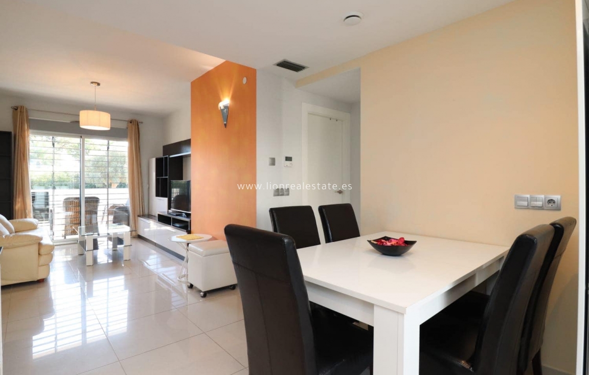 Wynajem krótkoterminowy - Mieszkanie w bloku - Orihuela Costa - Torrevieja