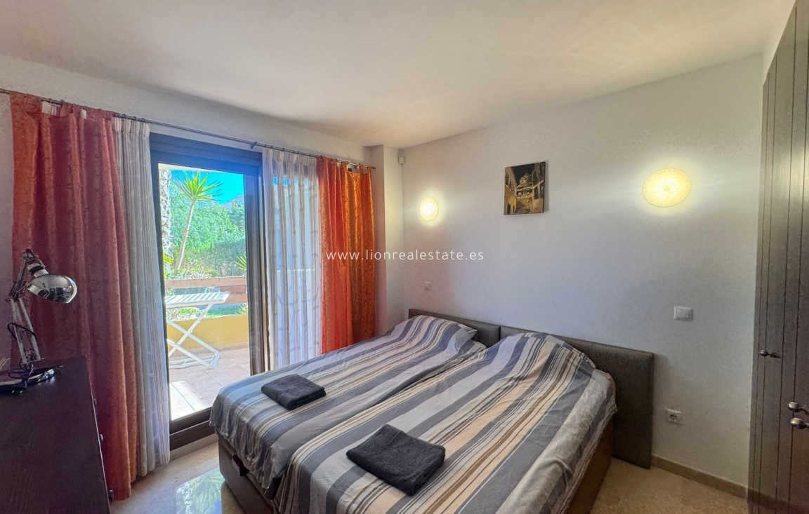 Wynajem krótkoterminowy - Mieszkanie w bloku - Punta Prima