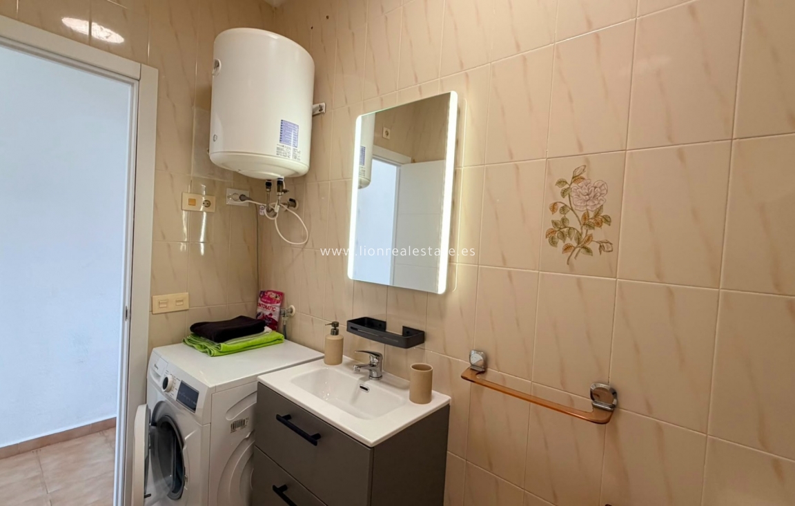 Wynajem krótkoterminowy - Mieszkanie w bloku - Punta Prima